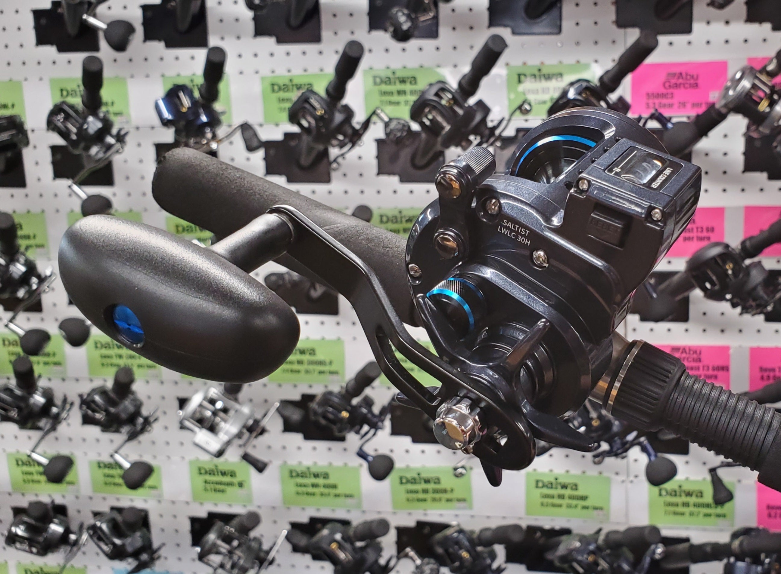 daiwa saltist 20 line counter Daiwa STTLW30LCH Saltist Levelwind Line Counter Conventional Reel